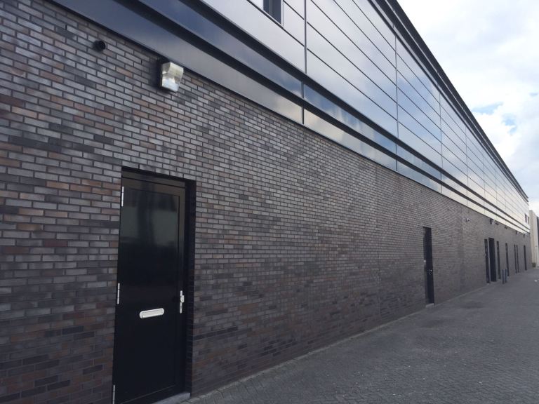 1,170m2 of aged powder-coated surfaces looking like new thanks to The Ritecoat System™